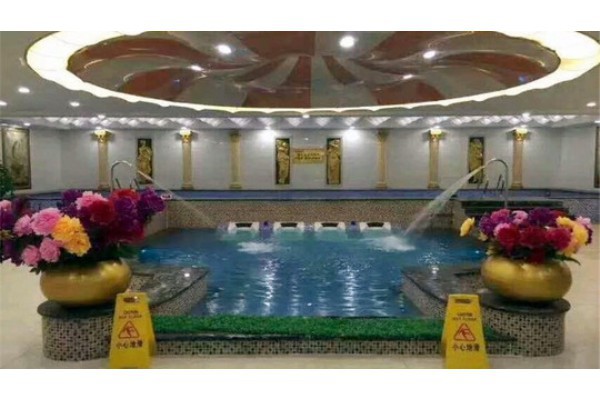 山城灯火璀璨,福来士夜生活盛宴 山城灯火璀璨,福来士夜生活盛宴